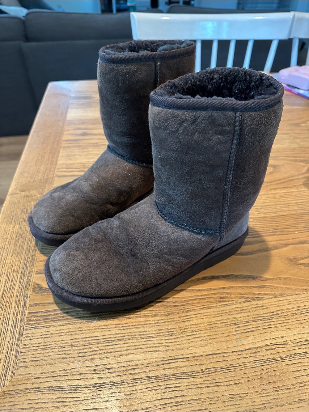 UGG Short Classic Boot in Dark Brown